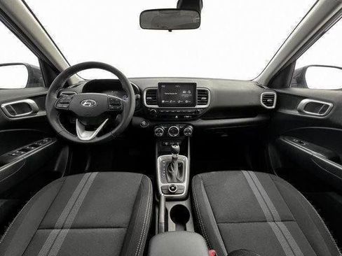New 2025 Hyundai Venue SEL FWD image 13