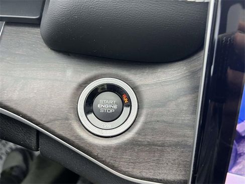 Certified 2023 Jeep Grand Cherokee Limited image 33