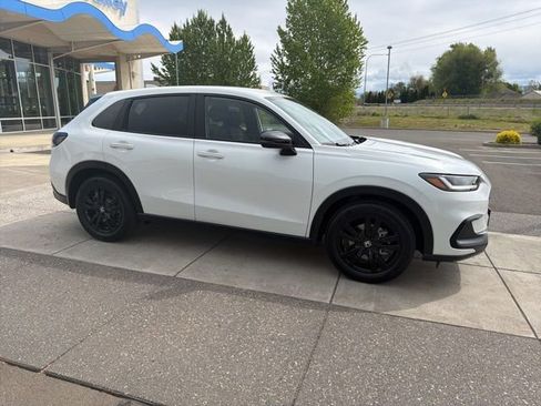 New 2026 Honda HR-V Sport image 2