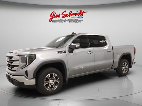 Used 2025 GMC Sierra 1500 SLE AWD/4WD image 2