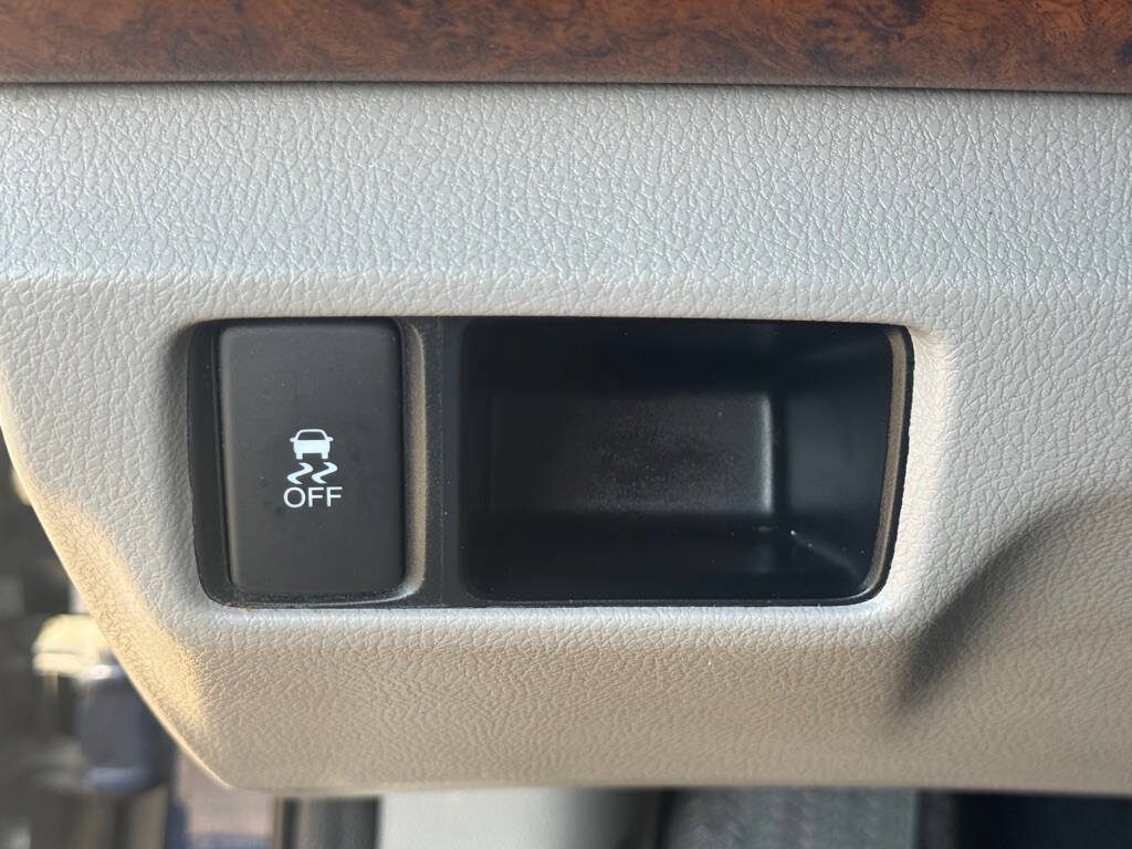 Used 2011 Honda Accord EX-L image 10