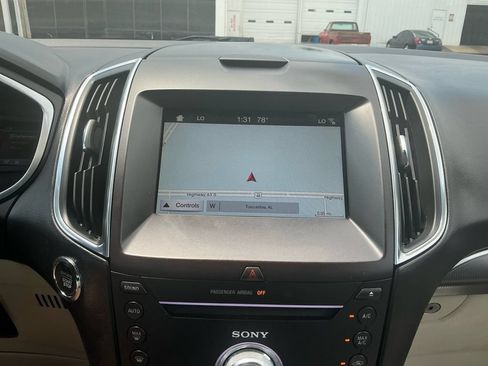 Certified 2018 Ford Edge Titanium w/ Technology Package FWD image 26