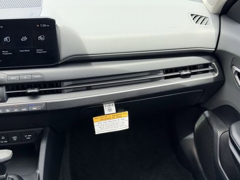 Used 2025 Kia K4 LXS image 17