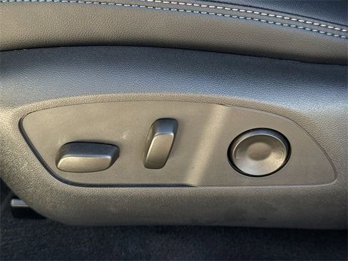 New 2026 Chevrolet Equinox EV LT image 19