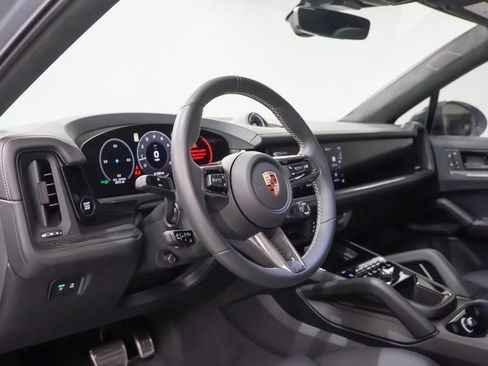 Certified 2025 Porsche Cayenne GTS image 4