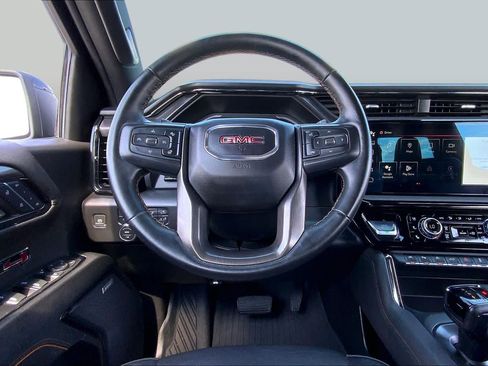 Used 2024 GMC Sierra 1500 AT4 w/ Technology Package AWD/4WD image 6