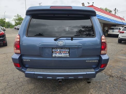 Used 2005 Toyota 4Runner SR5 AWD/4WD image 18