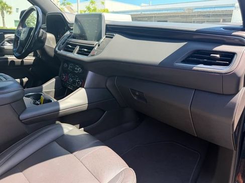 Used 2021 Chevrolet Tahoe RST w/ Luxury Package RWD image 15