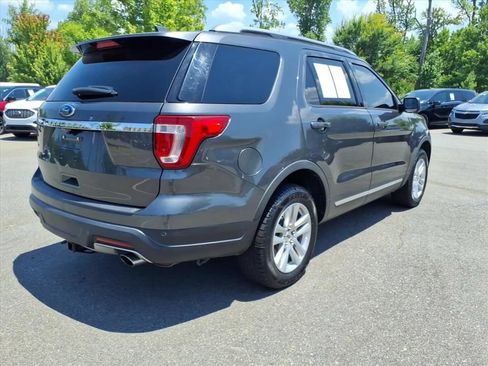 Used 2018 Ford Explorer XLT AWD/4WD image 34