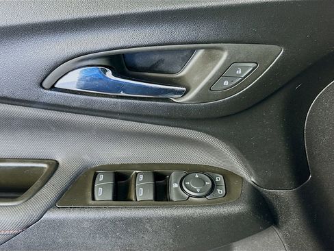Used 2023 Chevrolet Equinox RS AWD/4WD image 18