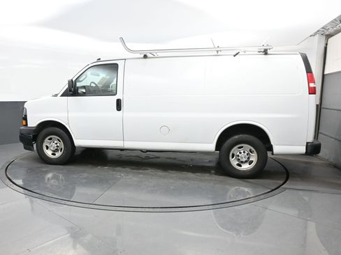 Used 2019 Chevrolet Express 3500 w/ Driver Convenience Package image 3