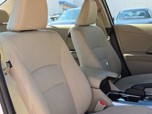 Used 2016 Honda Accord EX image 29