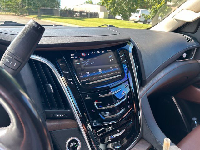 Used 2019 Cadillac Escalade Premium Luxury AWD/4WD image 13