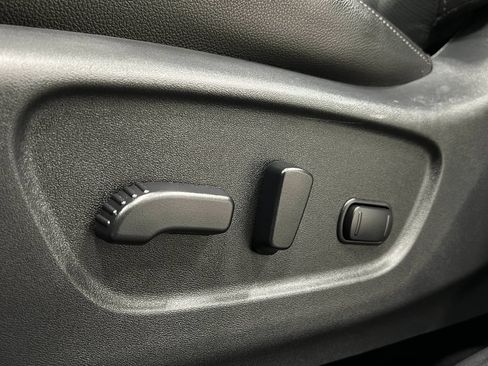 Used 2019 Nissan Rogue SL AWD/4WD image 17