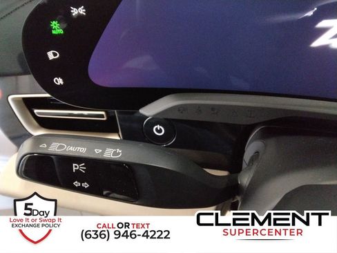 Used 2022 Porsche Taycan image 13