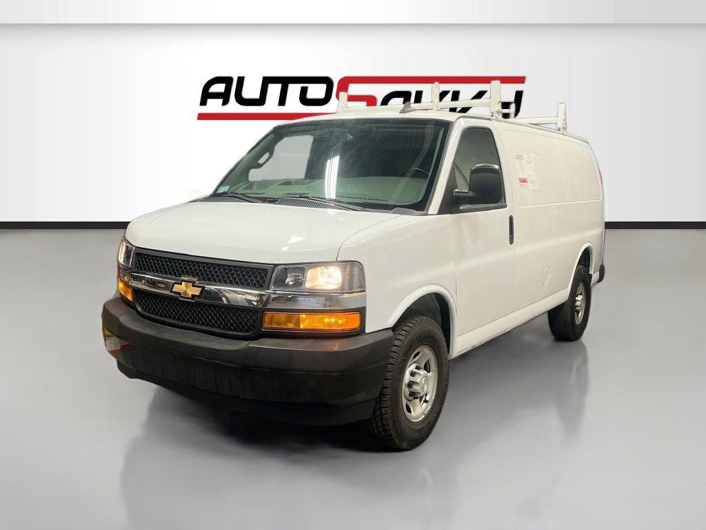Used 2023 Chevrolet Express 2500 w/ Driver Convenience Package RWD image 3