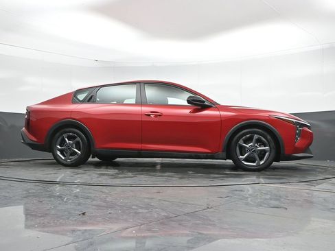 Used 2025 Kia K4 LXS image 44