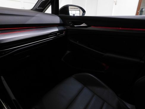 Used 2025 Volkswagen Golf image 78