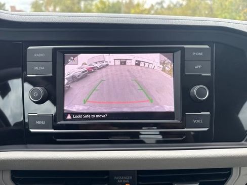 Used 2023 Volkswagen Jetta SE w/ Panoramic Sunroof Package image 20