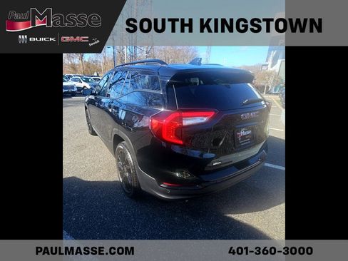 Used 2023 GMC Terrain SLT w/ Infotainment Package II image 4