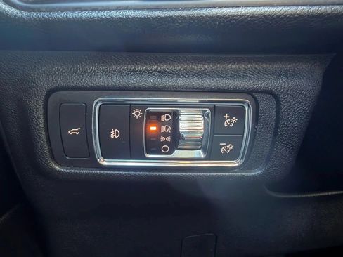 Used 2020 Lincoln Corsair Reserve w/ Equipment Group 201A AWD/4WD image 17