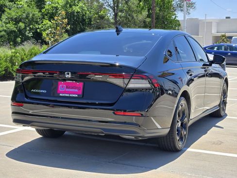Certified 2025 Honda Accord SE image 6