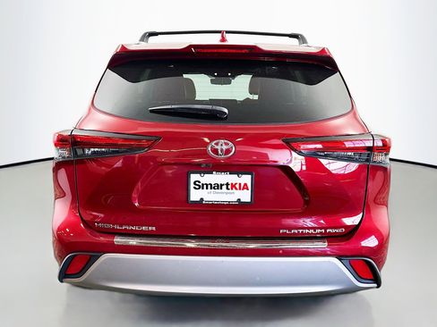 Used 2020 Toyota Highlander Platinum AWD/4WD image 6