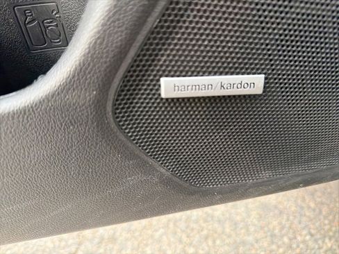 Used 2017 Subaru Outback 2.5i Limited image 14