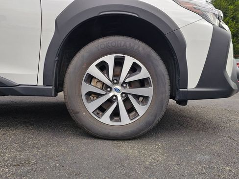 Used 2025 Subaru Outback Premium AWD/4WD image 9