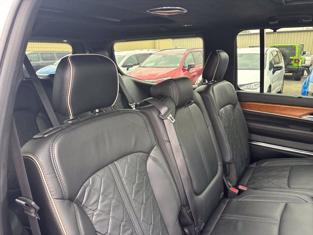 Used 2024 Jeep Grand Wagoneer Series III w/ Flexible Seating Group AWD/4WD image 51