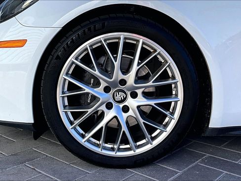 Used 2022 Porsche Panamera image 9