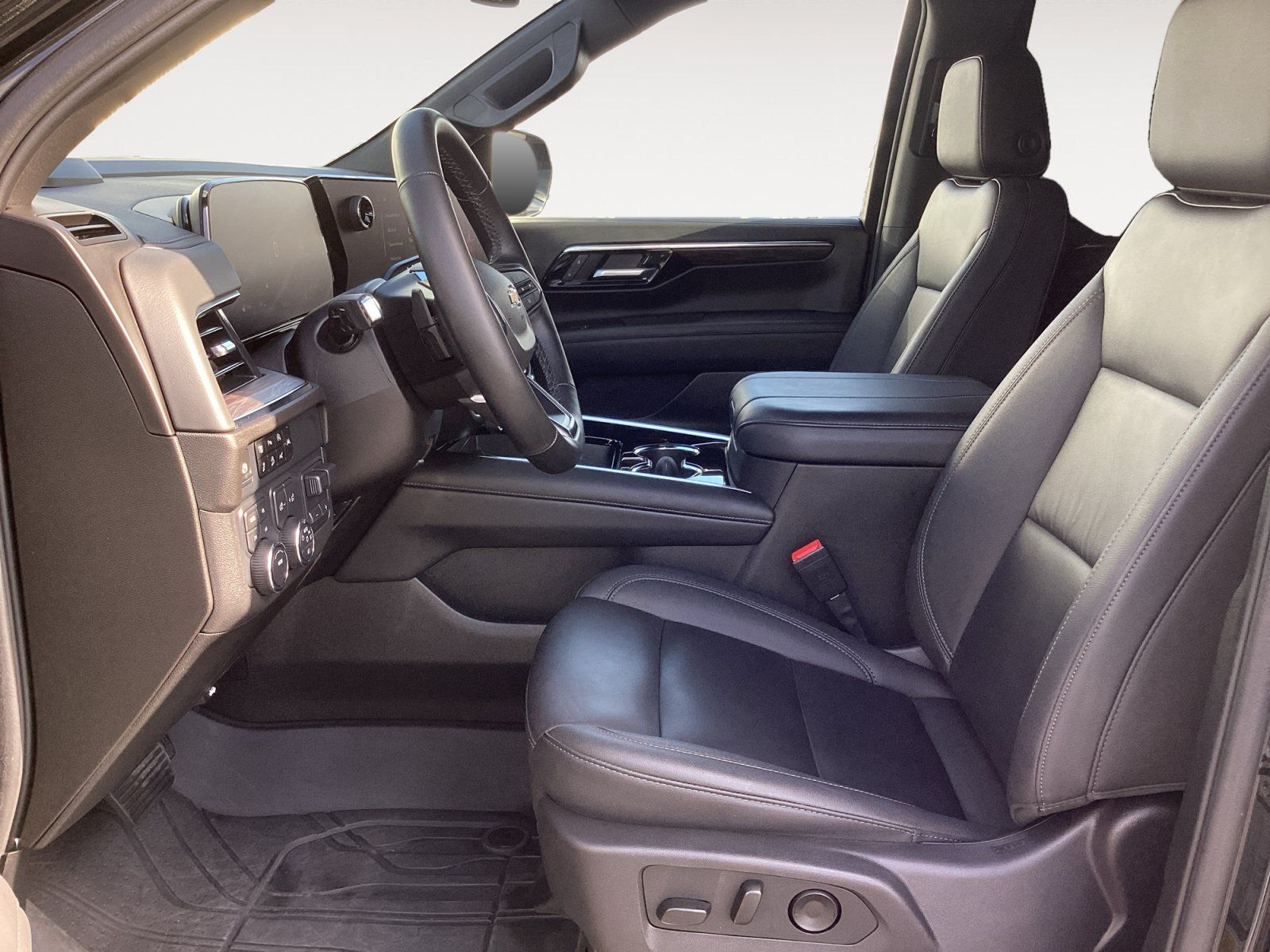 Used 2025 Chevrolet Tahoe LT w/ Comfort Package AWD/4WD image 29