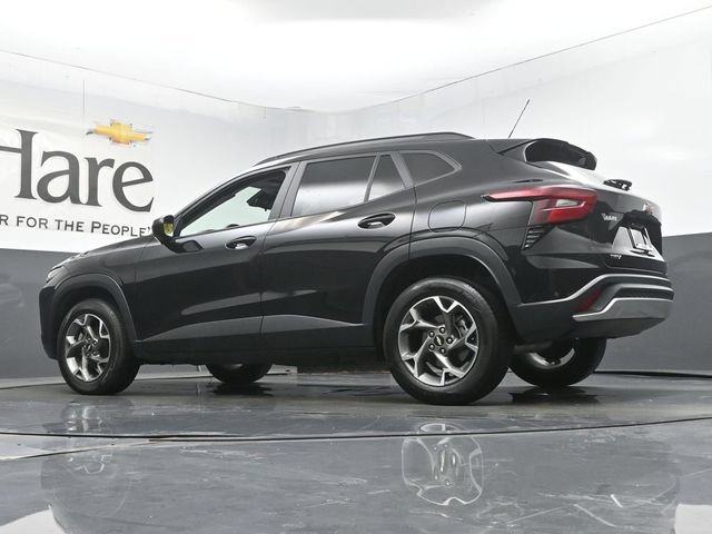 Used 2025 Chevrolet Trax LT FWD image 60