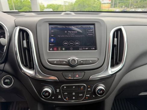 Used 2024 Chevrolet Equinox LT FWD image 16