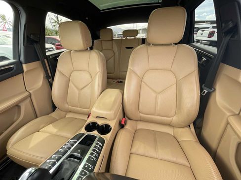 Used 2018 Porsche Macan Sport Edition AWD/4WD image 13