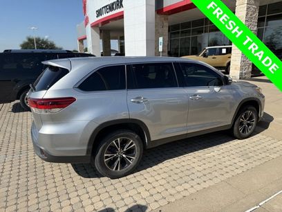 Used 2019 Toyota Highlander LE