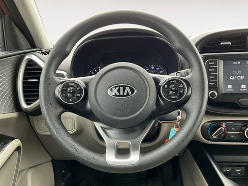 Used 2020 Kia Soul LX FWD image 14