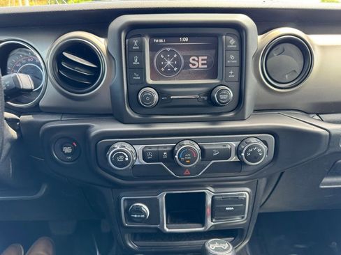 Used 2018 Jeep Wrangler Unlimited Sport image 26