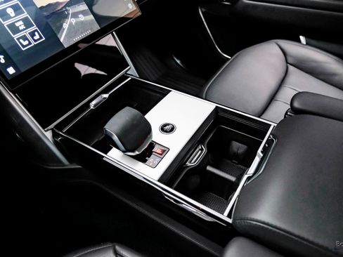 Used 2024 Land Rover Range Rover SE image 50