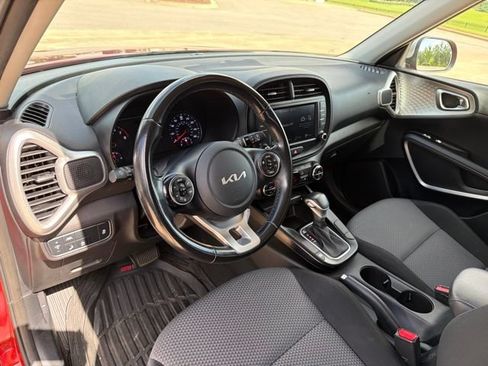 Used 2022 Kia Soul LX FWD image 5