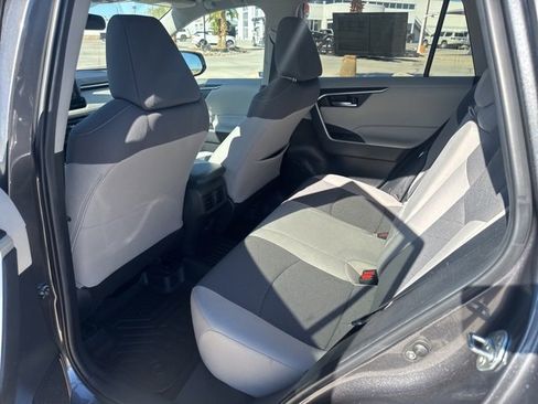 Used 2022 Toyota RAV4 XLE image 10
