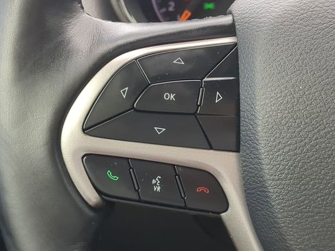 Used 2021 Jeep Grand Cherokee Laredo X image 23