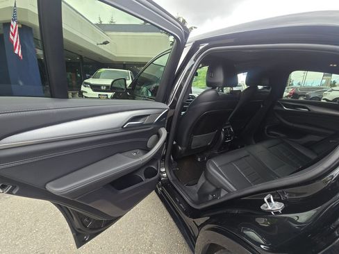 Used 2019 BMW X4 xDrive30i w/ M Sport Package AWD/4WD image 15