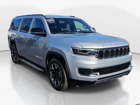 Used 2024 Jeep Wagoneer L Series III w/ Flexible Seating Group image 1