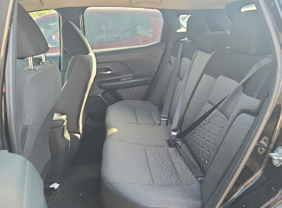 Used 2025 Nissan Kicks SV FWD image 12