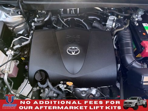 Used 2021 Toyota Highlander XSE AWD/4WD image 12