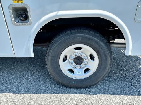 New 2025 GMC Savana 3500 w/ Power Convenience Package RWD image 30