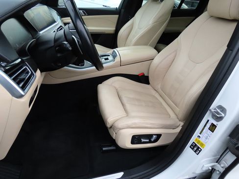 Used 2022 BMW X5 xDrive40i w/ Premium Package image 42