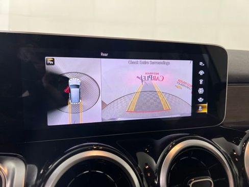Used 2021 Mercedes-Benz GLB 250 image 20