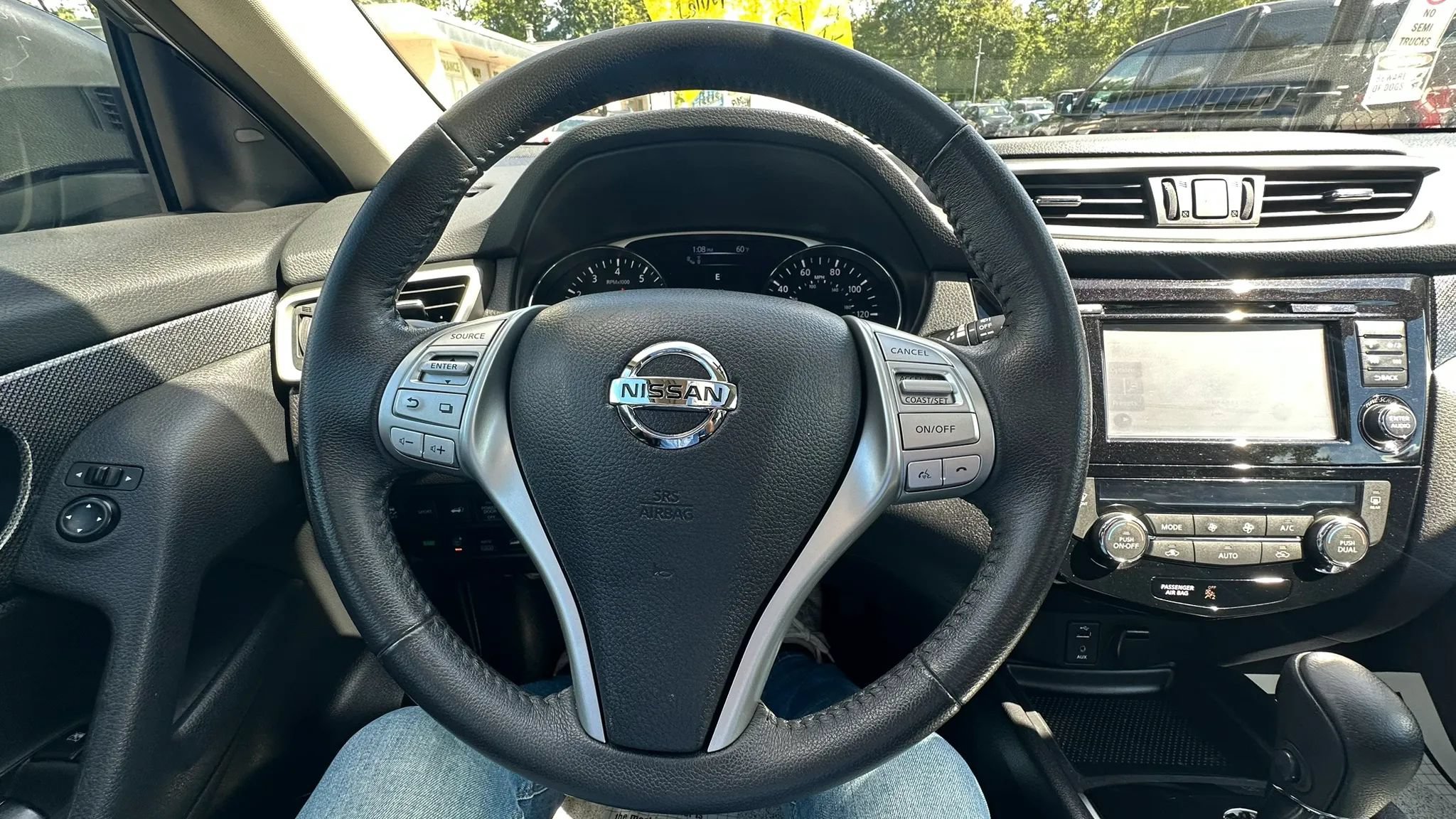 Used 2016 Nissan Rogue SL w/ SL Premium Package AWD/4WD image 17